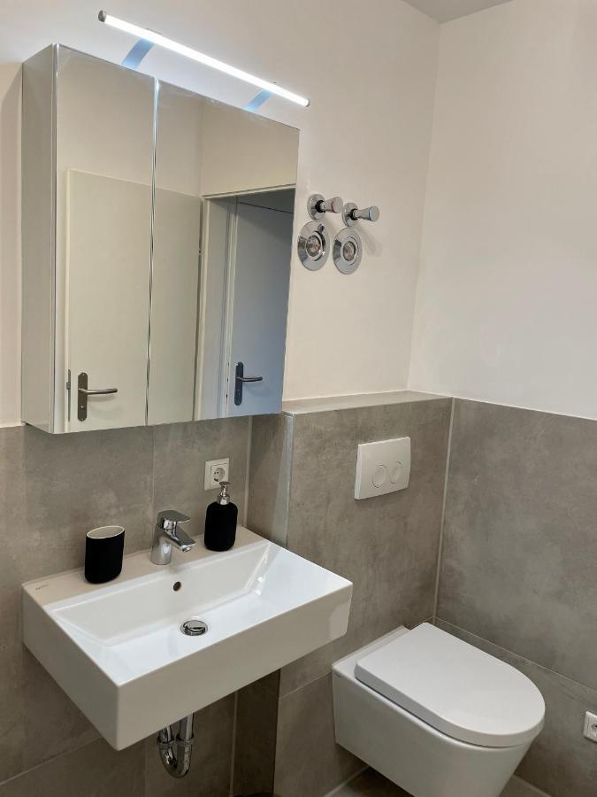 River Main I Taunus View I Workplace I Kitchen أوفنباخ المظهر الخارجي الصورة